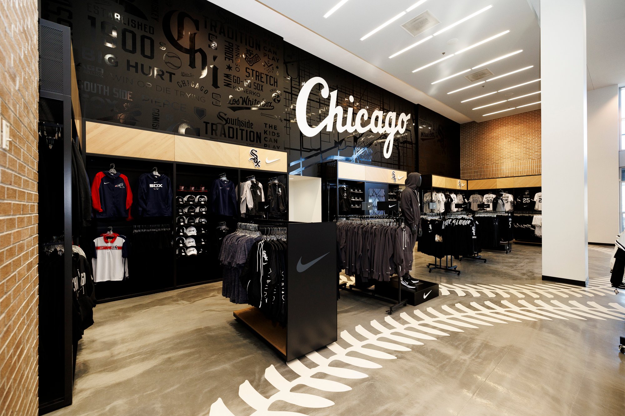 031725_DG_TeamStore 110