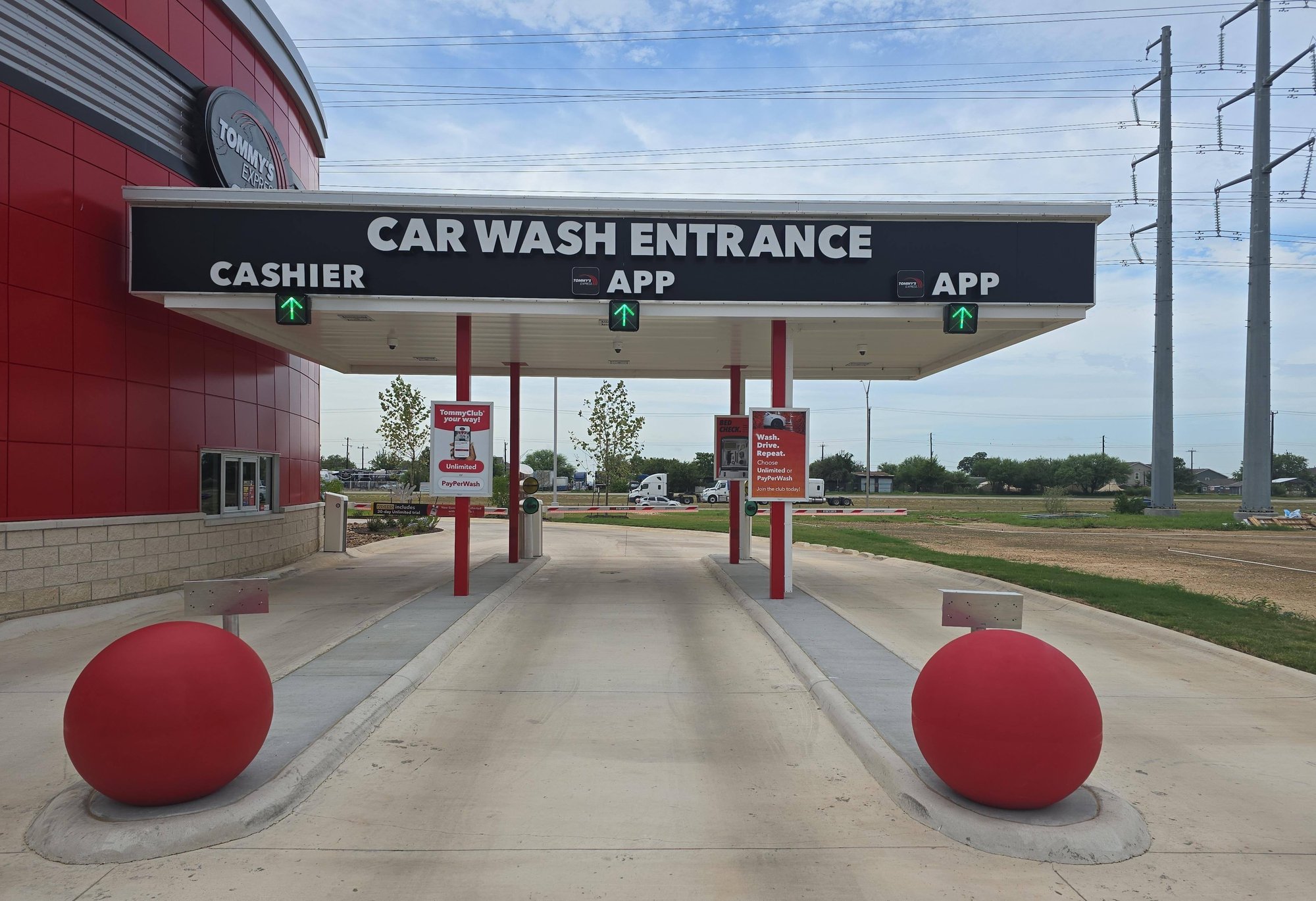 Purchase lane of Tommy's Express Car Wash